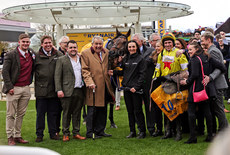 Winning connections in the parade ring after winning with Protektorat 14/3/2024