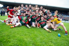 Mayo players celebrate with the trophy 17/6/2018