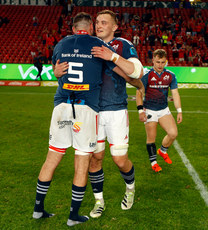 Tadhg Beirne celebrates with Gavin Coombes after the game after the game 27/4/2024