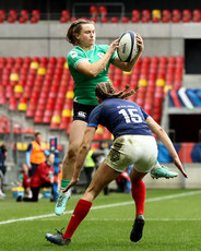 Meabh Deely catches a ball in the air 23/3/2024