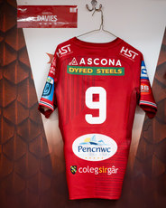 A view of Gareth Davies jersey ahead of the game 23/3/2024