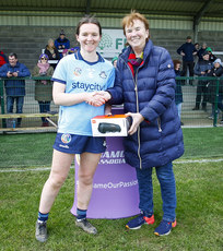 Marie Kearney presents the player of the match award to Dublin’s Sinead Murphy 23/3/2024