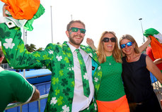 Annalise Murphy's brother Finn,  sister Claudine and mother Cathy McAleavey celebrate 16/8/2016