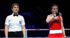 Kellie Harrington (right) with referee Jovana Ugrenovic 23/4/2024