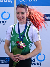Siobhan McCrohan celebrates after winning gold 8/9/2023