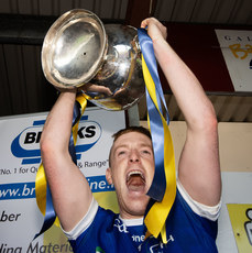 Ian Hanrahan celebrates with the Tom Callanan cup 10/11/2024