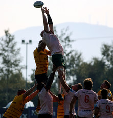 Matty Rea challenges Oisín Dowling for a line-out ball 8/9/2023