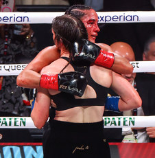 Katie Taylor and Amanda Serrano after the fight 15/11/2024