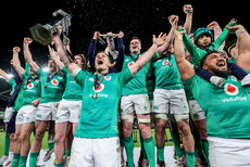 Johnny Sexton lifts the Guinness Six Nations trophy after winning the Grand Slam 18/3/2023