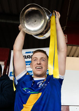 Ian Hanrahan celebrates with the Tom Callanan cup 10/11/2024