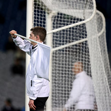 An Umpire waves a white flag 19/10/2024