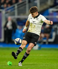 Beauden Barrett kicks 16/11/2024