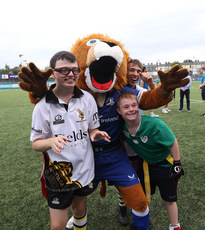 Pictured are players with Leinster mascot Leo The Lion 11/9/2023 