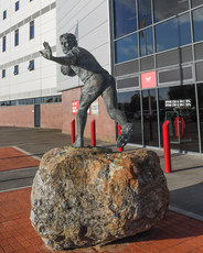 A view of the Ray Gravell statue at Parc y Scarlets ahead of the game 25/10/2024