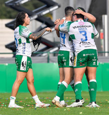 Ignacio Mendy celebrates scoring a try with teammates 12/10/2024