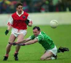 Bart O'Brien tries to block Diarmaid Marsden's pass 15/5/1994