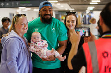 Bundee Aki poses for a photo with Grace Mulvaney, Claire Mulvaney and Triona Phelan 26/6/2024