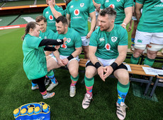 Jennifer Malone with Josh van der Flier, Cian Healy and Peter O’Mahony 17/3/2023
