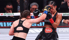 Katie Taylor lands a punch on Amanda Serrano 15/11/2024