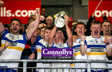 Darragh Canavan lifts the trophy 25/10/2024