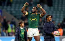 Siya Kolisi celebrates with his children after his sides victory 16/11/2024