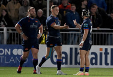 Duhan van der Merwe celebrates after scoring a try with teammates 19/10/2024