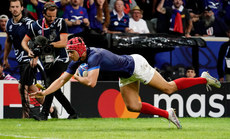 Louis Bielle-Biarrey dives over to score a try 14/9/2023