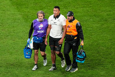 Samipeni Finau leaves the field due to an injury 16/11/2024