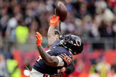 D'Andre Swift celebrates scoring a touchdown 15/10/2024