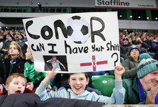 A fan appeals for Conor Bradley’s jersey 15/10/2024