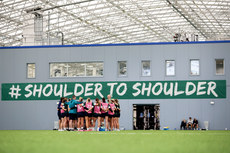 Players huddle during the training 18/6/2024
