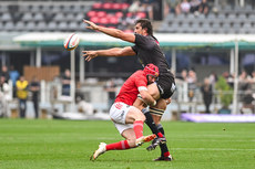 Eben Etzebeth is tacked by John Hodnett of Munster 26/10/2024