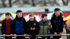 Young racegoers look on during the fifth race 17/11/2024