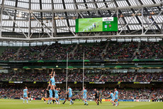 Sergio Parisse and Jack Dempsey in a line-out 19/5/2023 
