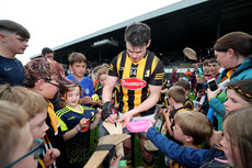 TJ Reid signs autographs for fans after the game 20/5/2023