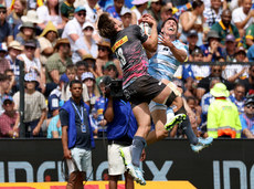 DHL Stormers Dan du Plessis and Seb Cancelliere of Glasgow Warriors fights for the ball in the air 26/10/2024