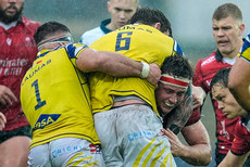 Jarod Cairns is tackled by Davide Ruggeri and Danilo Fischetti 19/10/2024