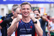 Eoin King celebrates after completing the marathon 27/10/2024