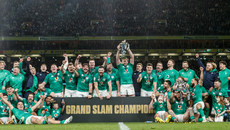 The Ireland team celebrate winning the 2023 Guinness Six Nations Championship 18/3/2023
