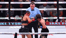 Amanda Serrano lands a punch on Katie Taylor 15/11/2024