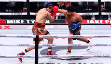 Neeraj Goyat (right) lands a punch on Whindersson Nunes 15/11/2024