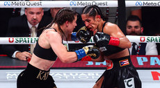 Katie Taylor lands a punch on Amanda Serrano 15/11/2024