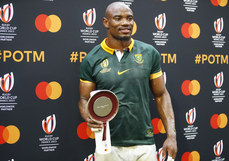 Makazole Mapimpi with the Player of the Match award 17/9/2023