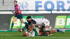 Rhyno Smith scores a try despite Vincent Tshituka 12/10/2024