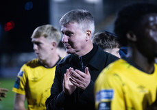 Stephen Kenny applauds the fans after the game 14/10/2024