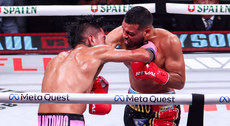 Abel Ramos lands a punch on Mario Barrios 15/11/2024