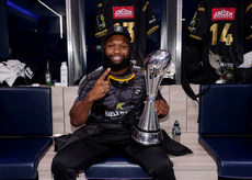 Lukhanyo Am celebrates winning with the European Rugby Challenge Cup 24/5/2024