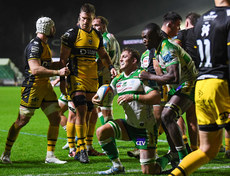 Lorenzo Cannone celebrates after scoring a try with teammates 19/10/2024